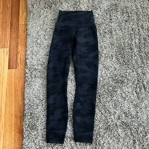 Black and gray camouflage Lululemon leggings size 0